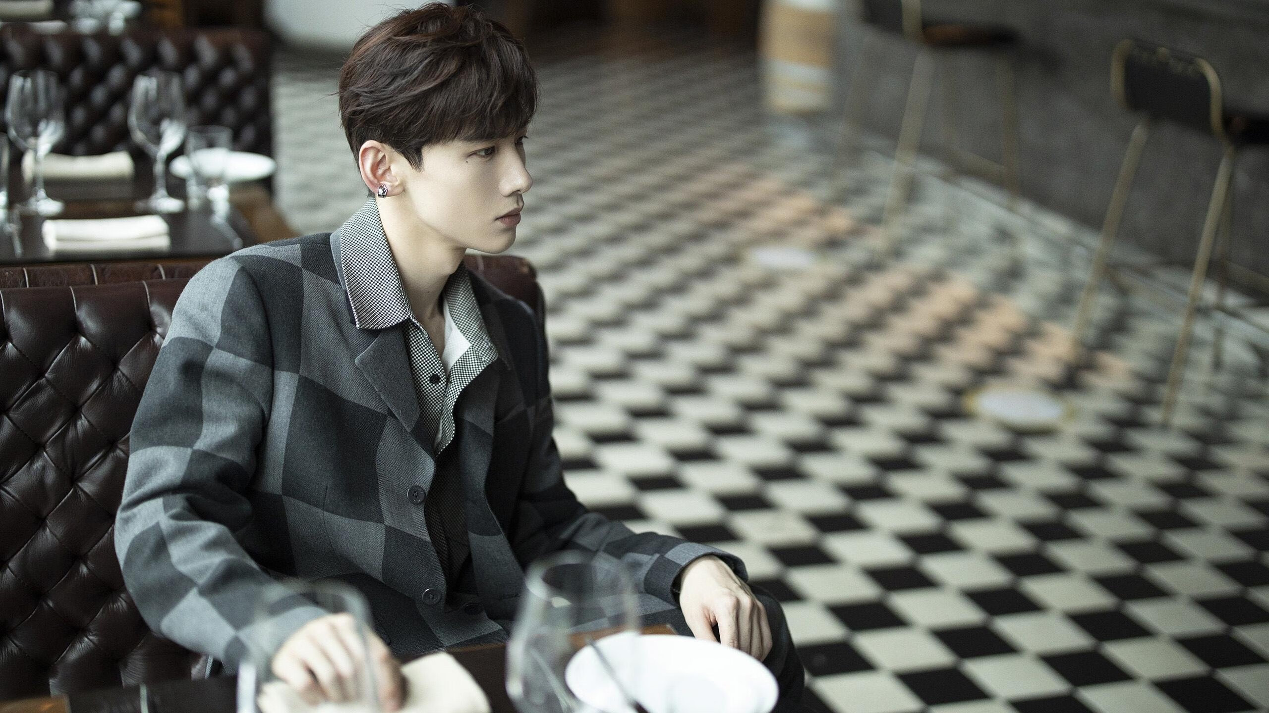 九游博彩-中超联赛引入AI裁判助力，技术赋能提升比赛公正性，中超裁判又出争议判罚